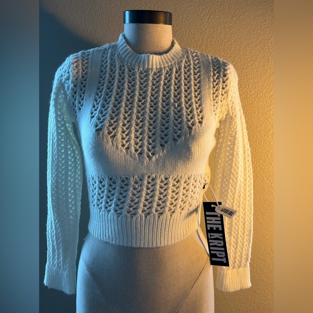 THE KRIPT -NWT  Cream Knit  crop Sweater size XS